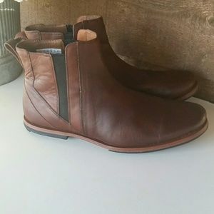 Timberland Boot Company Chelsea style slip on boot